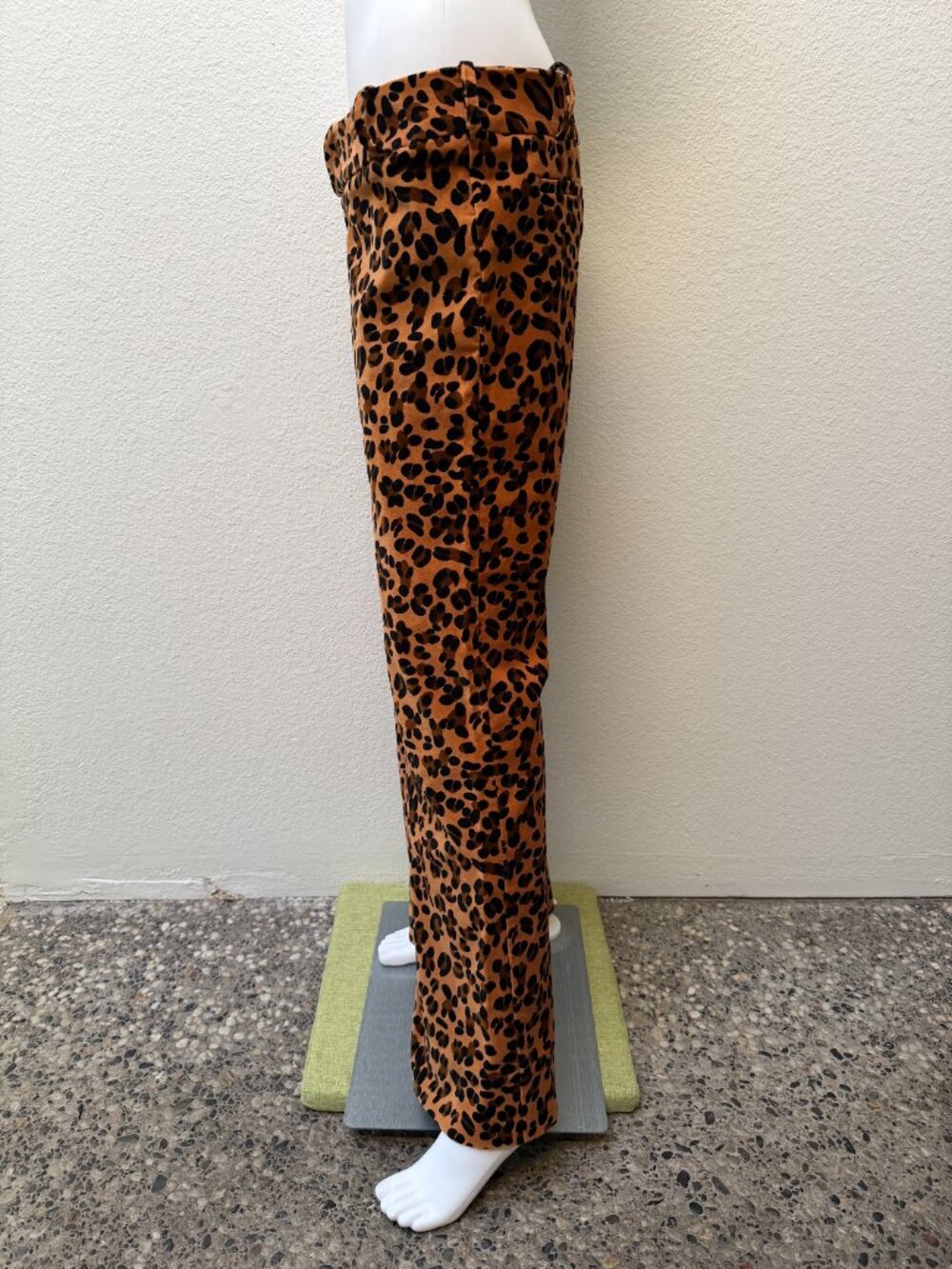 NWOT Vintage Suzanne Somers Leopard Velvet Flare Pants - 90's / Y2K - Picture 10 of 16